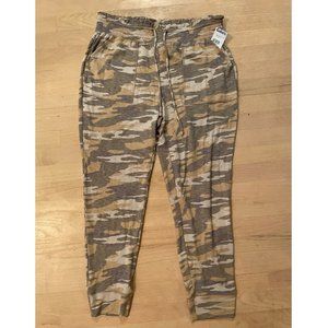 NWT Express camo jogger pants size Large